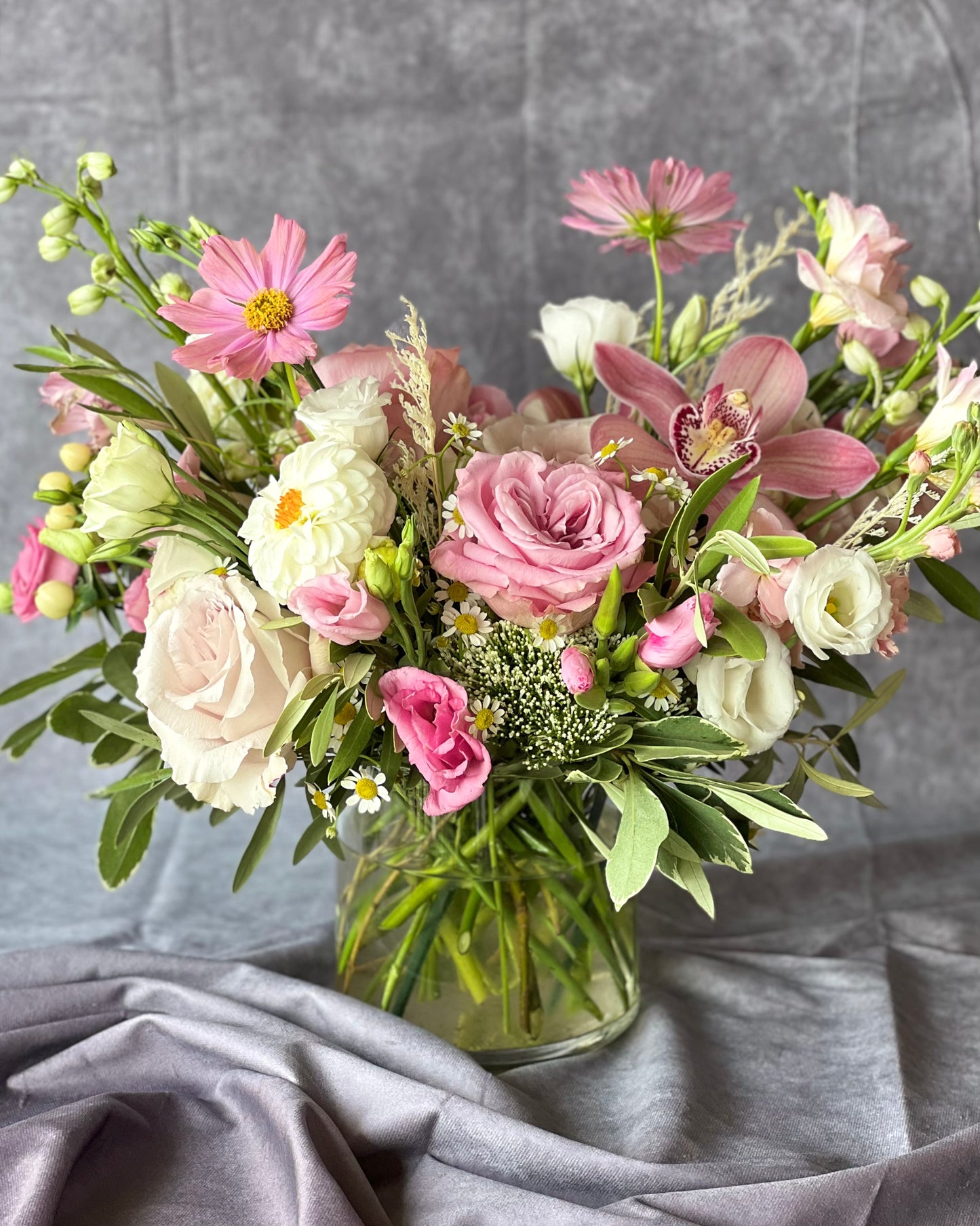 Flower Hat box Boston. Same Day Flower Delivery Boston, boston same day flower delivery, flower delivery boston same day, Florist Quincy, Quincy Flower Shop, Flower Delivery Boston, Quincy MA Florist, Quincy Flowers, Quincy Florist, Flowers Quincy, Flower Arrangement. Hat box. Flower Hat box Boston. Flower delivery Boston. Bouquet. Flower arrangement. Flower delivery Boston. Same Day Delivery. Flowers. Quincy Florist. Flower Delivery in Quincy. Flower Delivery Quincy MA, Same Day Flower Delivery Quincy MA