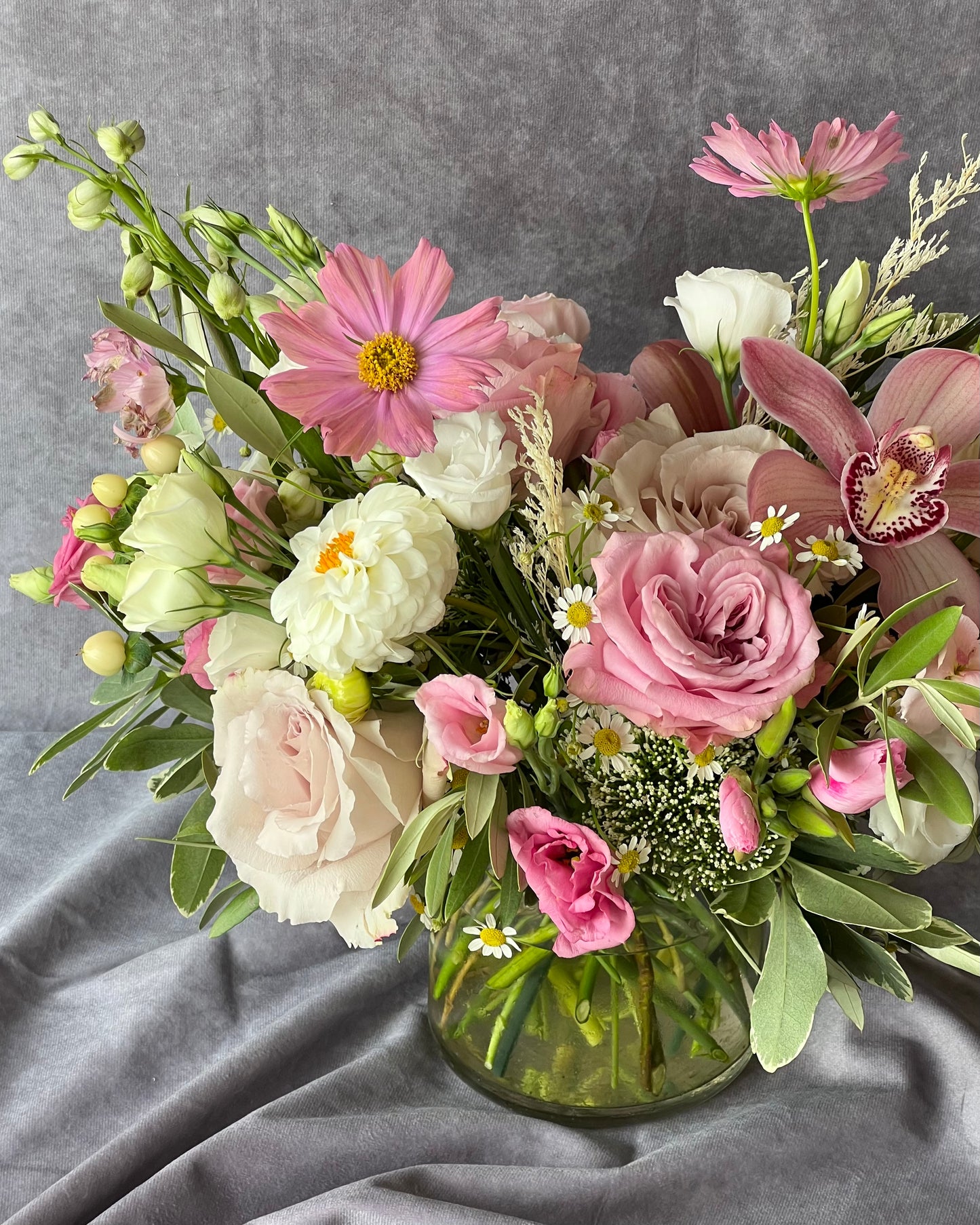 Flower Hat box Boston. Same Day Flower Delivery Boston, boston same day flower delivery, flower delivery boston same day, Florist Quincy, Quincy Flower Shop, Flower Delivery Boston, Quincy MA Florist, Quincy Flowers, Quincy Florist, Flowers Quincy, Flower Arrangement. Hat box. Flower Hat box Boston. Flower delivery Boston. Bouquet. Flower arrangement. Flower delivery Boston. Same Day Delivery. Flowers. Quincy Florist. Flower Delivery in Quincy. Flower Delivery Quincy MA, Same Day Flower Delivery Quincy MA
