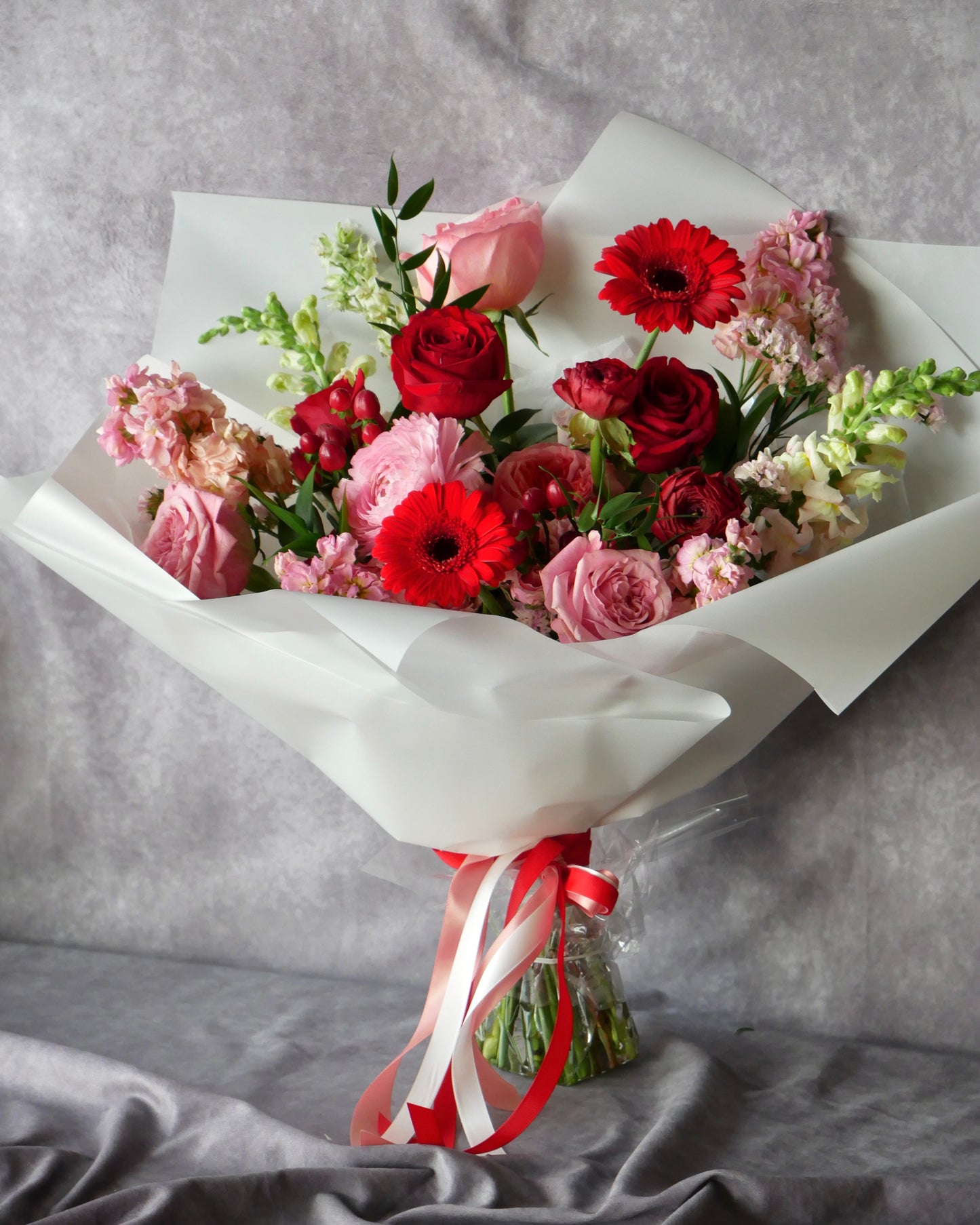 Flower Hat box Boston. Same Day Flower Delivery Boston, boston same day flower delivery, flower delivery boston same day, Florist Quincy, Quincy Flower Shop, Flower Delivery Boston, Quincy MA Florist, Quincy Flowers, Quincy Florist, Flowers Quincy, Flower Arrangement. Hat box. Flower Hat box Boston. Flower delivery Boston. Bouquet. Flower arrangement. Flower delivery Boston. Same Day Delivery. Flowers. Quincy Florist. Flower Delivery in Quincy. Flower Delivery Quincy MA, Same Day Flower Delivery Quincy MA