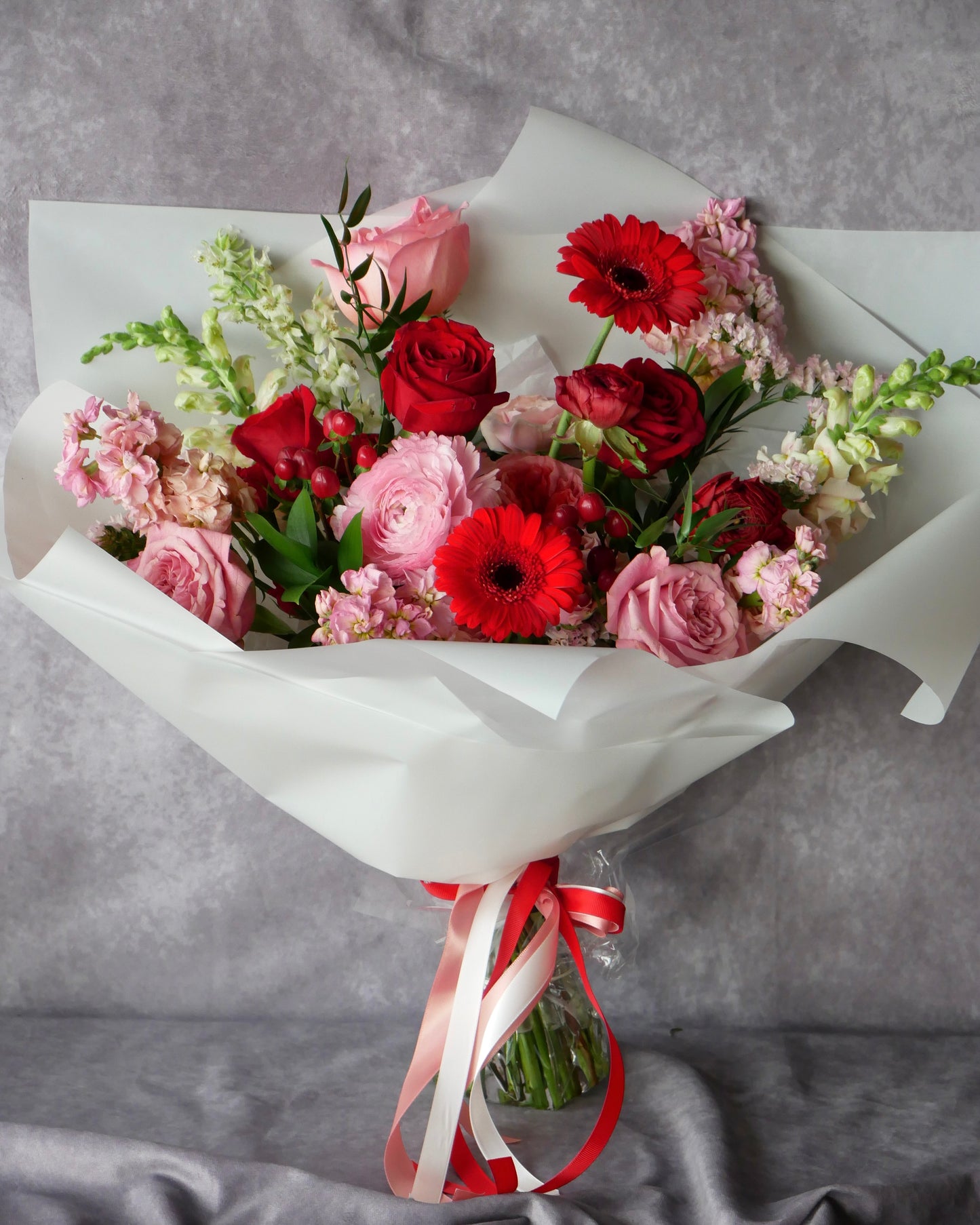 Flower Hat box Boston. Same Day Flower Delivery Boston, boston same day flower delivery, flower delivery boston same day, Florist Quincy, Quincy Flower Shop, Flower Delivery Boston, Quincy MA Florist, Quincy Flowers, Quincy Florist, Flowers Quincy, Flower Arrangement. Hat box. Flower Hat box Boston. Flower delivery Boston. Bouquet. Flower arrangement. Flower delivery Boston. Same Day Delivery. Flowers. Quincy Florist. Flower Delivery in Quincy. Flower Delivery Quincy MA, Same Day Flower Delivery Quincy MA