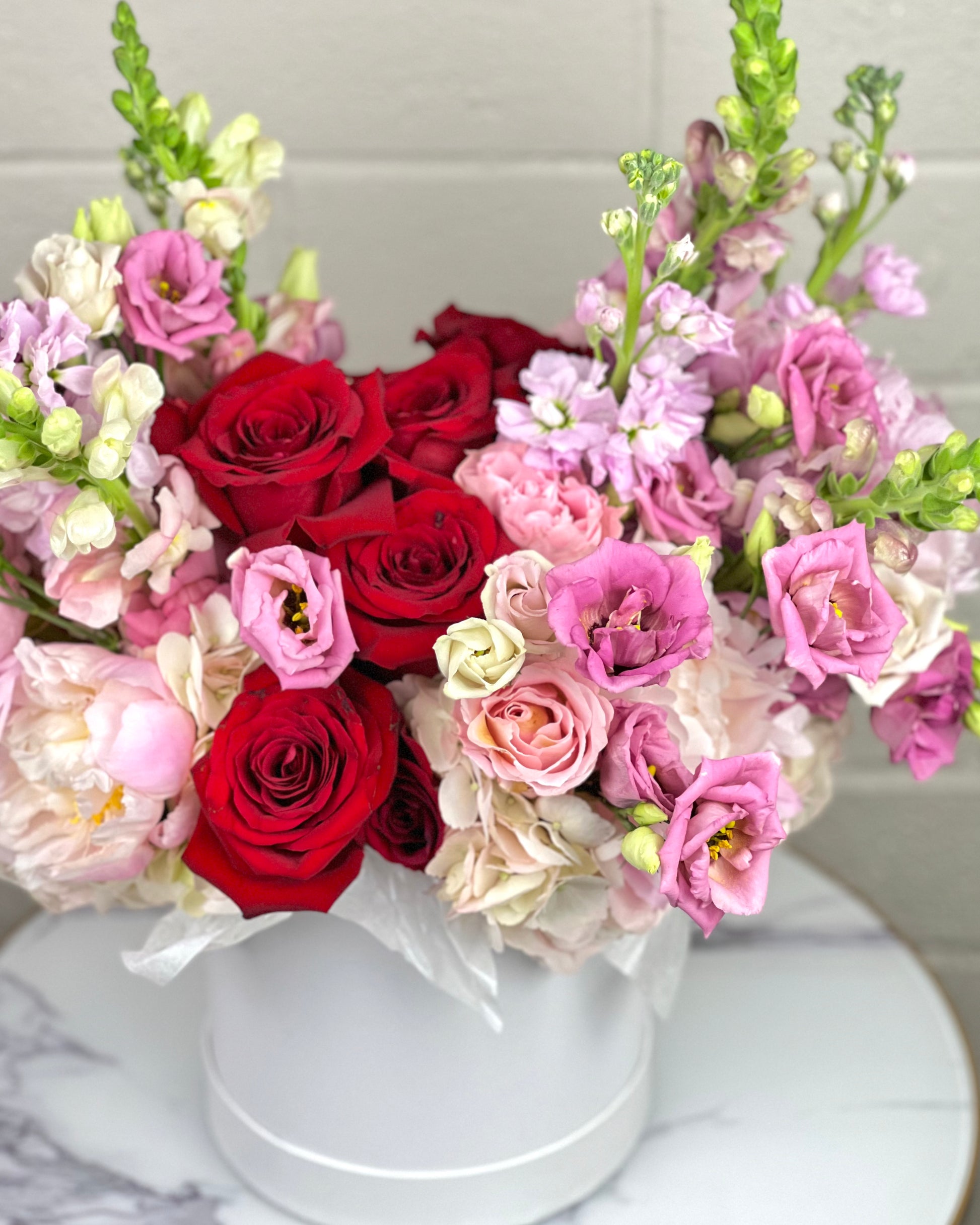 Flower Hat box Boston. Same Day Flower Delivery Boston,  boston same day flower delivery, flower delivery boston same day, Florist Quincy, Quincy Flower Shop, Flower Delivery Boston, Quincy MA Florist, Quincy Flowers, Quincy Florist, Flowers Quincy, Flower Arrangement. Hat box. Flower Hat box Boston. Flower delivery Boston. Bouquet. Flower arrangement. Flower delivery Boston. Same Day Delivery. Flowers. Quincy Florist. Flower Delivery in Quincy. Flower Delivery Quincy MA, Same Day Flower Delivery Quincy MA