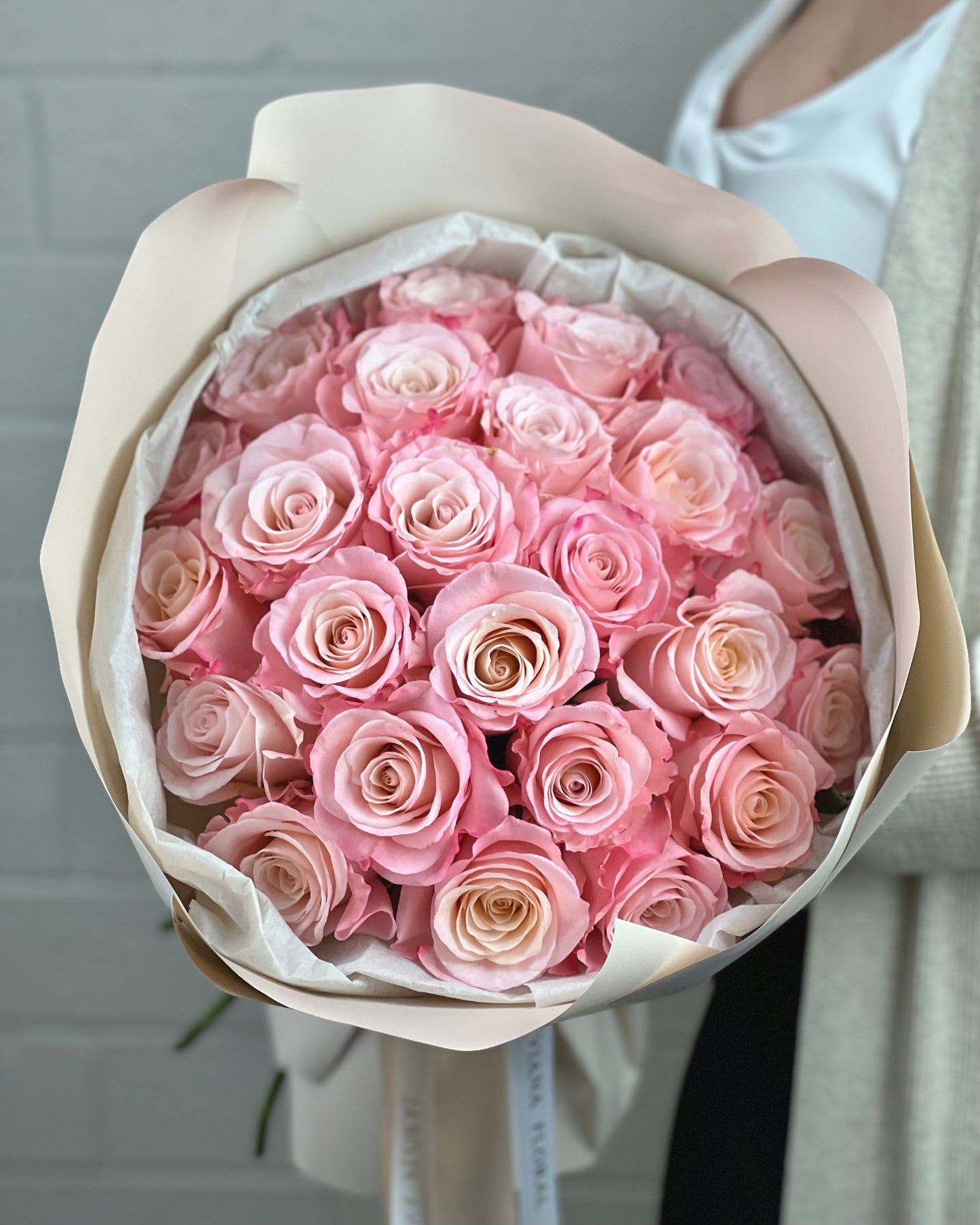 Roses. Flower Hat box Boston. Same Day Flower Delivery Boston, boston same day flower delivery, flower delivery boston same day, Florist Quincy, Quincy Flower Shop, Flower Delivery Boston, Quincy MA Florist, Quincy Flowers, Quincy Florist, Flowers Quincy, Flower Arrangement. Hat box. Flower Hat box Boston. Flower delivery Boston. Bouquet. Flower arrangement. Flower delivery Boston. Same Day Delivery. Flowers. Quincy Florist. Flower Delivery in Quincy. Flower Delivery Quincy MA,