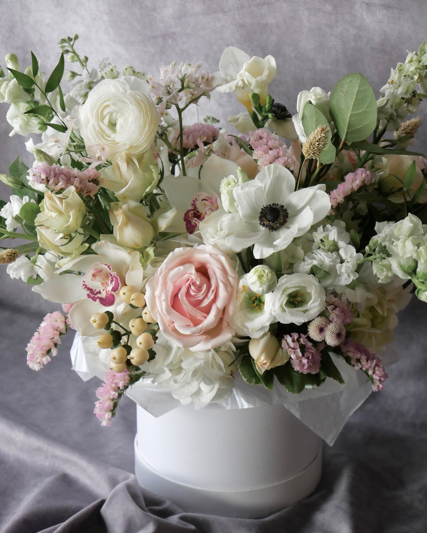 Flower Arrangement. Hat box. Flower Hat box Boston.Same Day Flower Delivery Boston, boston same day flower delivery, flower delivery boston same day, Florist Quincy, Quincy Flower Shop, Flower Delivery Boston, Quincy MA Florist, Quincy Flowers, Quincy Florist, Flowers Quincy, Flower Arrangement. Hat box. Flower Hat box Boston. Flower delivery Boston. Bouquet. Flower arrangement. Flower delivery Boston. Same Day Delivery. Flowers. Quincy Florist. Flower Delivery in Quincy. Flower Delivery Quincy MA,