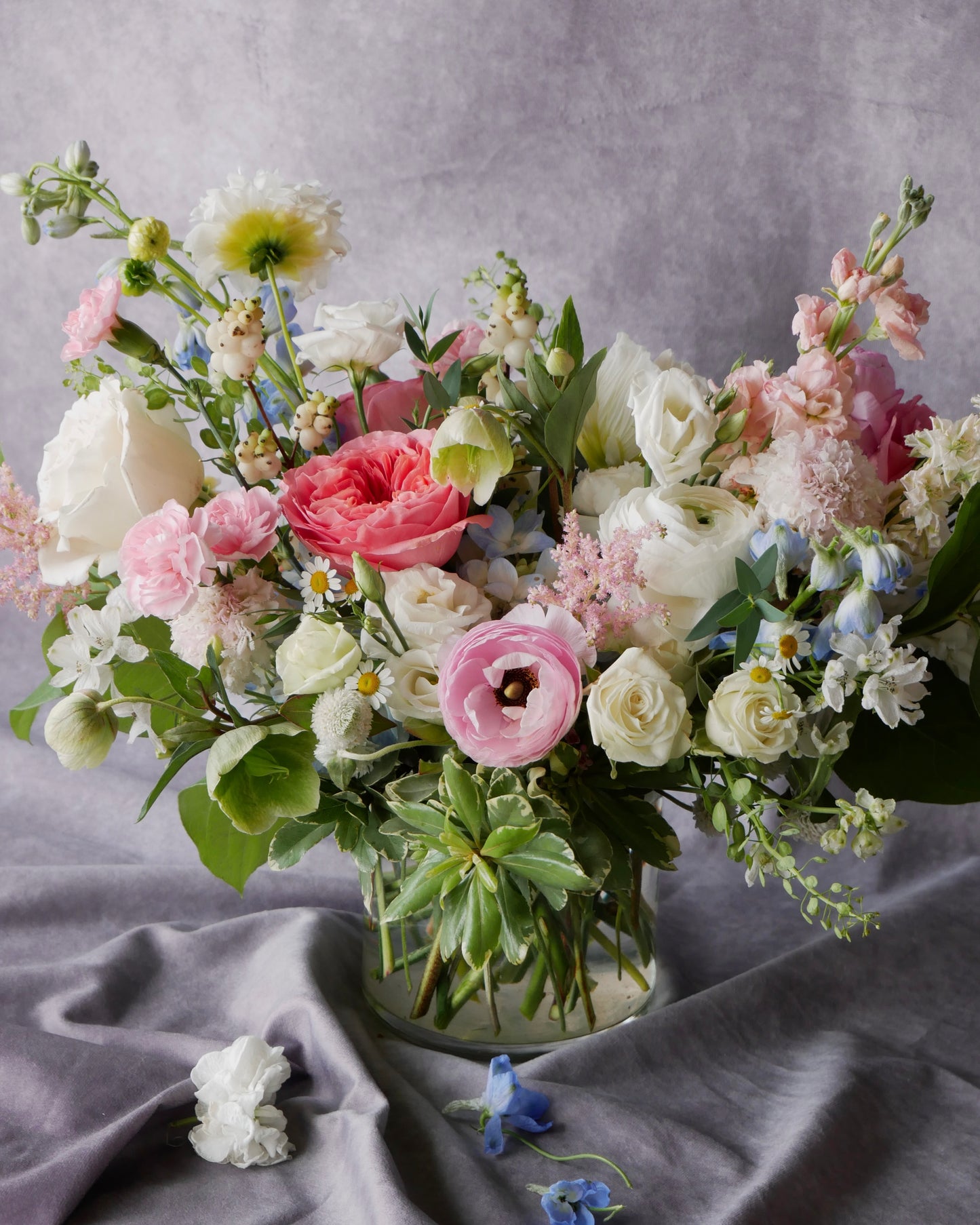 Same Day Flower Delivery Boston, boston same day flower delivery, flower delivery boston same day, Florist Quincy, Quincy Flower Shop, Flower Delivery Boston, Quincy MA Florist, Quincy Flowers, Quincy Florist, Flowers Quincy, Flower Arrangement. Hat box. Flower Hat box Boston. Flower delivery Boston. Bouquet. Flower arrangement. Flower delivery Boston. Same Day Delivery. Flowers. Quincy Florist. Flower Delivery in Quincy. Flower Delivery Quincy MA,