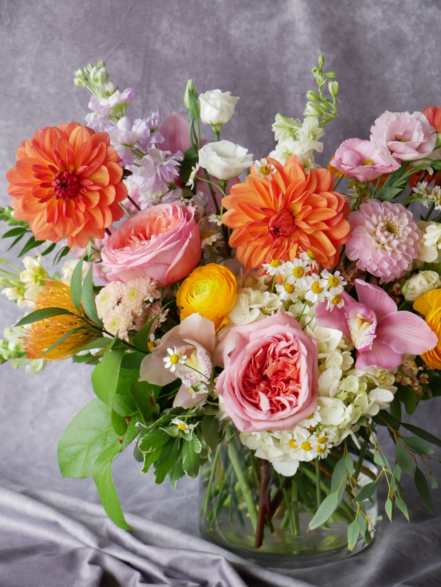 Flower Hat box Boston. Same Day Flower Delivery Boston, boston same day flower delivery, flower delivery boston same day, Florist Quincy, Quincy Flower Shop, Flower Delivery Boston, Quincy MA Florist, Quincy Flowers, Quincy Florist, Flowers Quincy, Flower Arrangement. Hat box. Flower Hat box Boston. Flower delivery Boston. Bouquet. Flower arrangement. Flower delivery Boston. Same Day Delivery. Flowers. Quincy Florist. Flower Delivery in Quincy. Flower Delivery Quincy MA, Same Day Flower Delivery Quincy MA