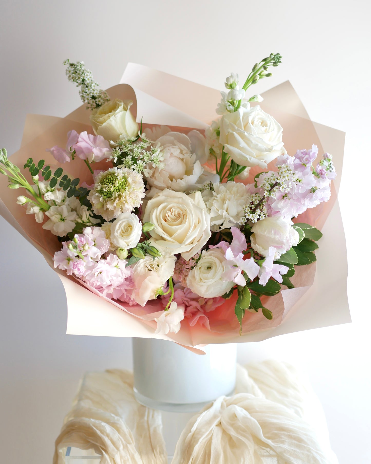 Flower Hat box Boston. Same Day Flower Delivery Boston, boston same day flower delivery, flower delivery boston same day, Florist Quincy, Quincy Flower Shop, Flower Delivery Boston, Quincy MA Florist, Quincy Flowers, Quincy Florist, Flowers Quincy, Flower Arrangement. Hat box. Flower Hat box Boston. Flower delivery Boston. Bouquet. Flower arrangement. Flower delivery Boston. Same Day Delivery. Flowers. Quincy Florist. Flower Delivery in Quincy. Flower Delivery Quincy MA, Same Day Flower Delivery Quincy MA
