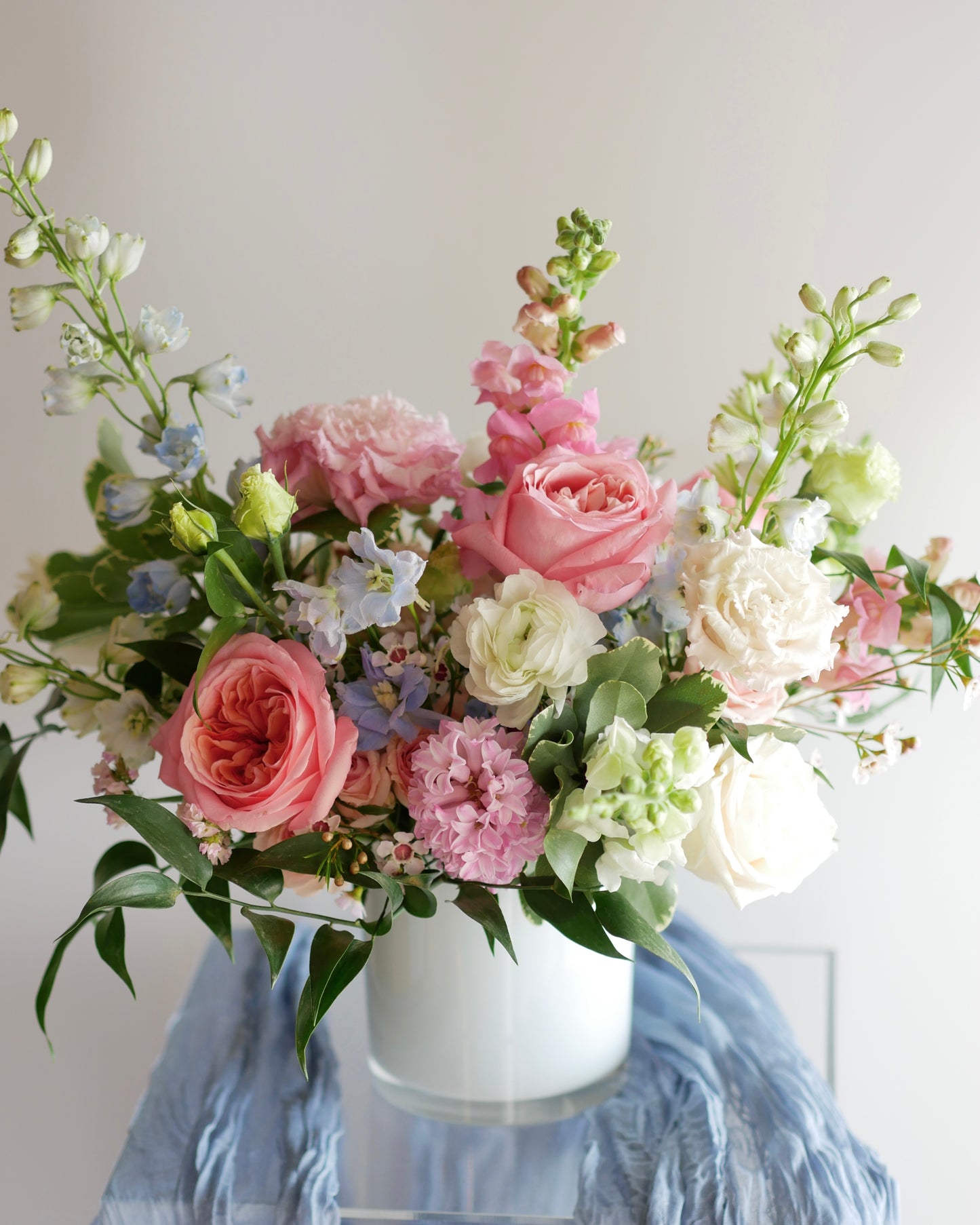 Same Day Flower Delivery Boston, boston same day flower delivery, flower delivery boston same day, Florist Quincy, Quincy Flower Shop, Flower Delivery Boston, Quincy MA Florist, Quincy Flowers, Quincy Florist, Flowers Quincy, Flower Arrangement. Hat box. Flower Hat box Boston. Flower delivery Boston. Bouquet. Flower arrangement. Flower delivery Boston. Same Day Delivery. Flowers. Quincy Florist. Flower Delivery in Quincy. Flower Delivery Quincy MA,