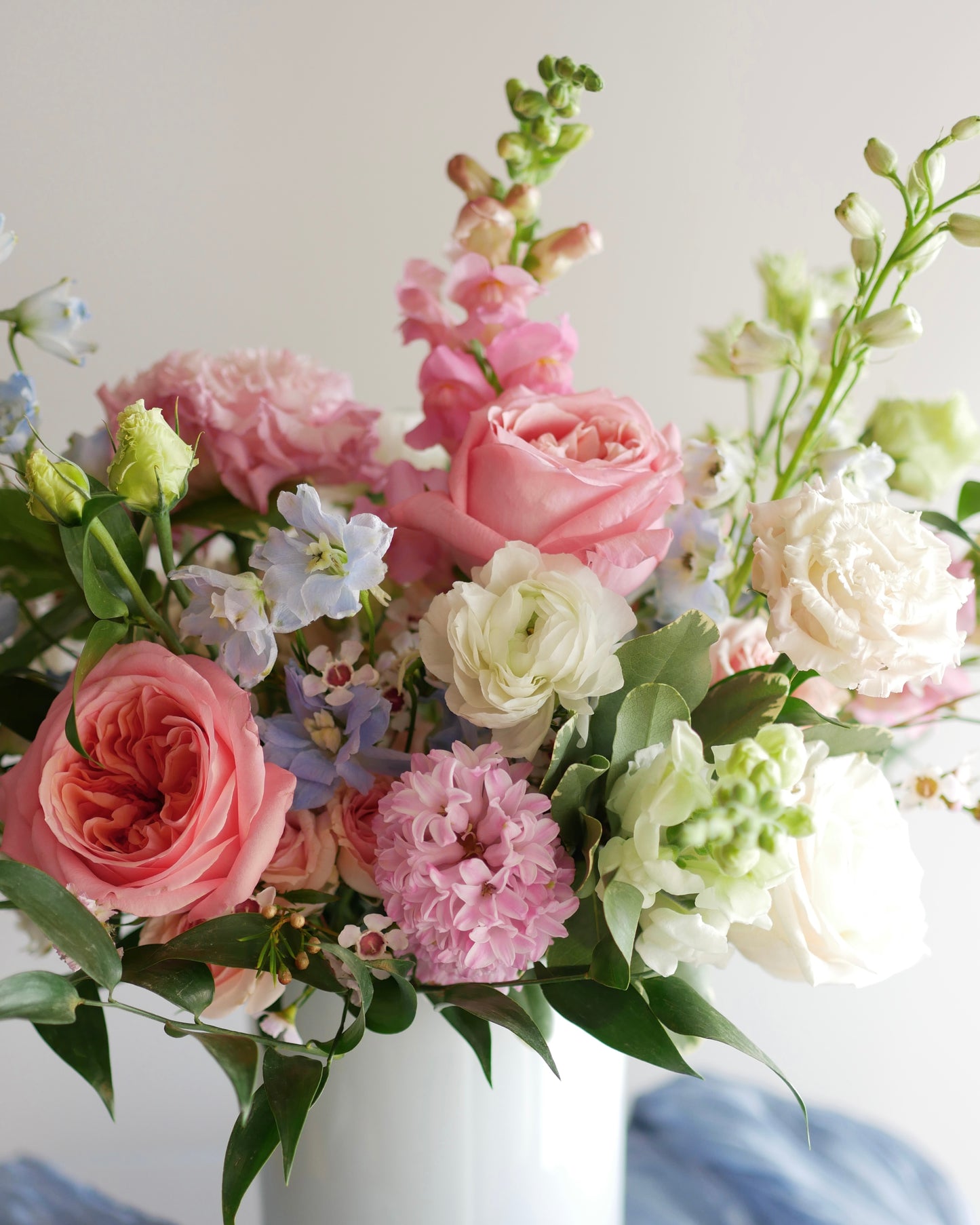 Same Day Flower Delivery Boston, boston same day flower delivery, flower delivery boston same day, Florist Quincy, Quincy Flower Shop, Flower Delivery Boston, Quincy MA Florist, Quincy Flowers, Quincy Florist, Flowers Quincy, Flower Arrangement. Hat box. Flower Hat box Boston. Flower delivery Boston. Bouquet. Flower arrangement. Flower delivery Boston. Same Day Delivery. Flowers. Quincy Florist. Flower Delivery in Quincy. Flower Delivery Quincy MA,