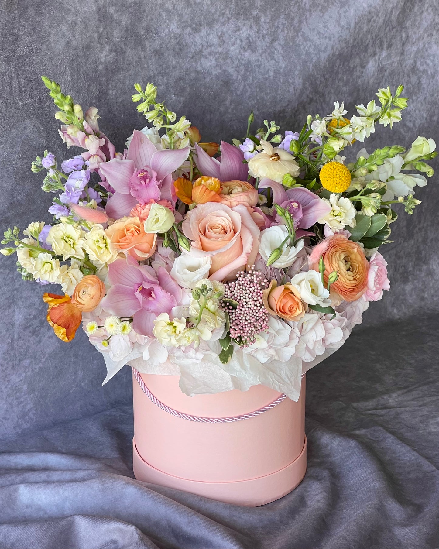 Flower Arrangement. Hat box. Flower Hat box Boston. Flower delivery Boston. Bouquet. Flower arrangement. Flower delivery Boston. Same Day Delivery. Flowers. Quincy Florist. Flower Delivery in Quincy.