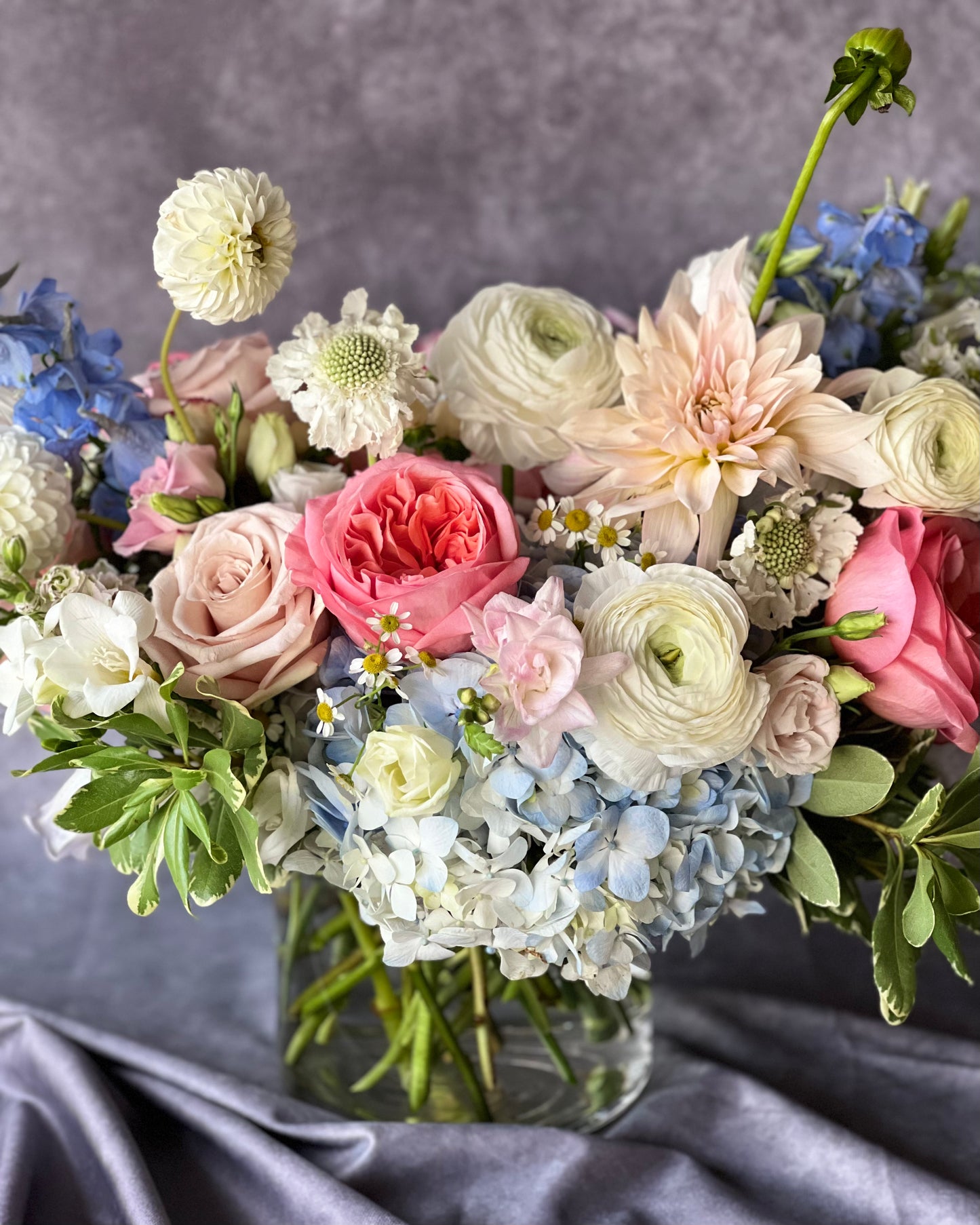 Same Day Flower Delivery Boston, boston same day flower delivery, flower delivery boston same day, Florist Quincy, Quincy Flower Shop, Flower Delivery Boston, Quincy MA Florist, Quincy Flowers, Quincy Florist, Flowers Quincy, Flower Arrangement. Hat box. Flower Hat box Boston. Flower delivery Boston. Bouquet. Flower arrangement. Flower delivery Boston. Same Day Delivery. Flowers. Quincy Florist. Flower Delivery in Quincy. Flower Delivery Quincy MA,