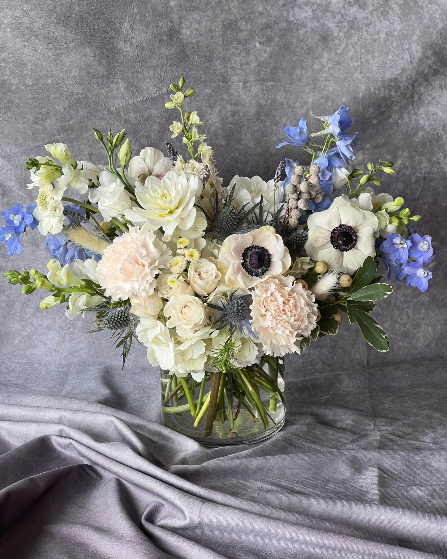 Same Day Flower Delivery Boston, boston same day flower delivery, flower delivery boston same day, Florist Quincy, Quincy Flower Shop, Flower Delivery Boston, Quincy MA Florist, Quincy Flowers, Quincy Florist, Flowers Quincy, Flower Arrangement. Hat box. Flower Hat box Boston. Flower delivery Boston. Bouquet. Flower arrangement. Flower delivery Boston. Same Day Delivery. Flowers. Quincy Florist. Flower Delivery in Quincy. Flower Delivery Quincy MA,