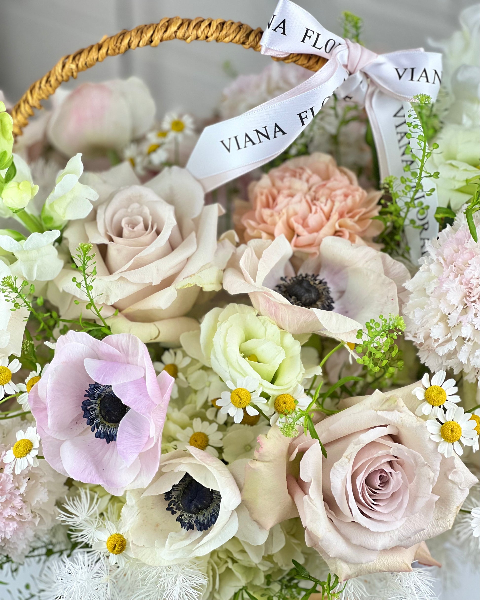Same Day Flower Delivery Boston,  boston same day flower delivery, flower delivery boston same day, Florist Quincy, Quincy Flower Shop, Flower Delivery Boston, Quincy MA Florist, Quincy Flowers, Quincy Florist, Flowers Quincy, Flower Arrangement. Hat box. Flower Hat box Boston. Flower delivery Boston. Bouquet. Flower arrangement. Flower delivery Boston. Same Day Delivery. Flowers. Quincy Florist. Flower Delivery in Quincy. Flower Delivery Quincy MA,Flowers in a Basket. Flower Basket.