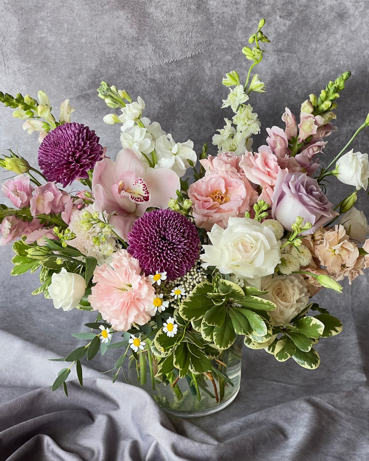 Same Day Flower Delivery Boston, boston same day flower delivery, flower delivery boston same day, Florist Quincy, Quincy Flower Shop, Flower Delivery Boston, Quincy MA Florist, Quincy Flowers, Quincy Florist, Flowers Quincy, Flower Arrangement. Hat box. Flower Hat box Boston. Flower delivery Boston. Bouquet. Flower arrangement. Flower delivery Boston. Same Day Delivery. Flowers. Quincy Florist. Flower Delivery in Quincy. Flower Delivery Quincy MA, Same Day Flower Delivery Quincy MA