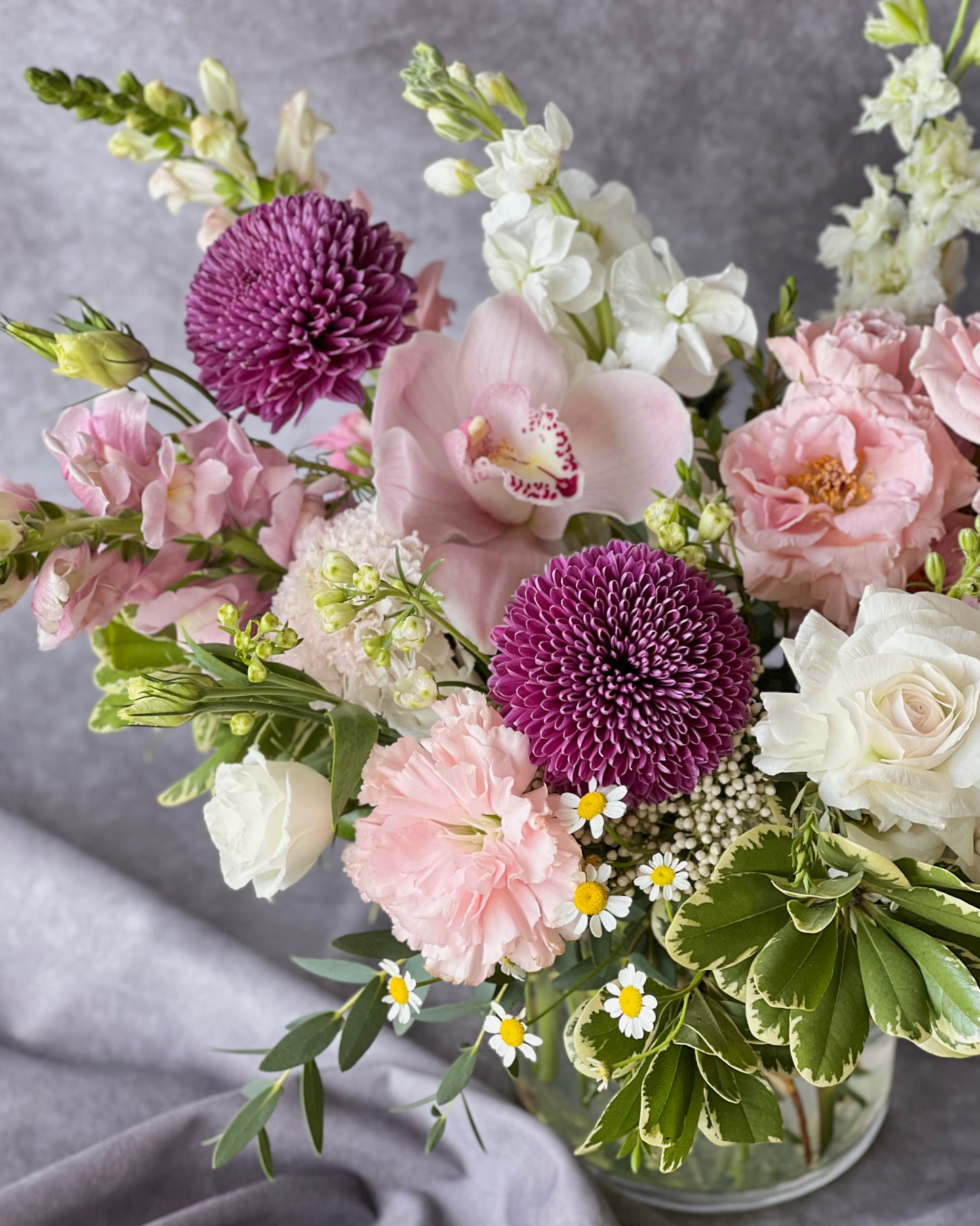 Same Day Flower Delivery Boston, boston same day flower delivery, flower delivery boston same day, Florist Quincy, Quincy Flower Shop, Flower Delivery Boston, Quincy MA Florist, Quincy Flowers, Quincy Florist, Flowers Quincy, Flower Arrangement. Hat box. Flower Hat box Boston. Flower delivery Boston. Bouquet. Flower arrangement. Flower delivery Boston. Same Day Delivery. Flowers. Quincy Florist. Flower Delivery in Quincy. Flower Delivery Quincy MA, Same Day Flower Delivery Quincy MA