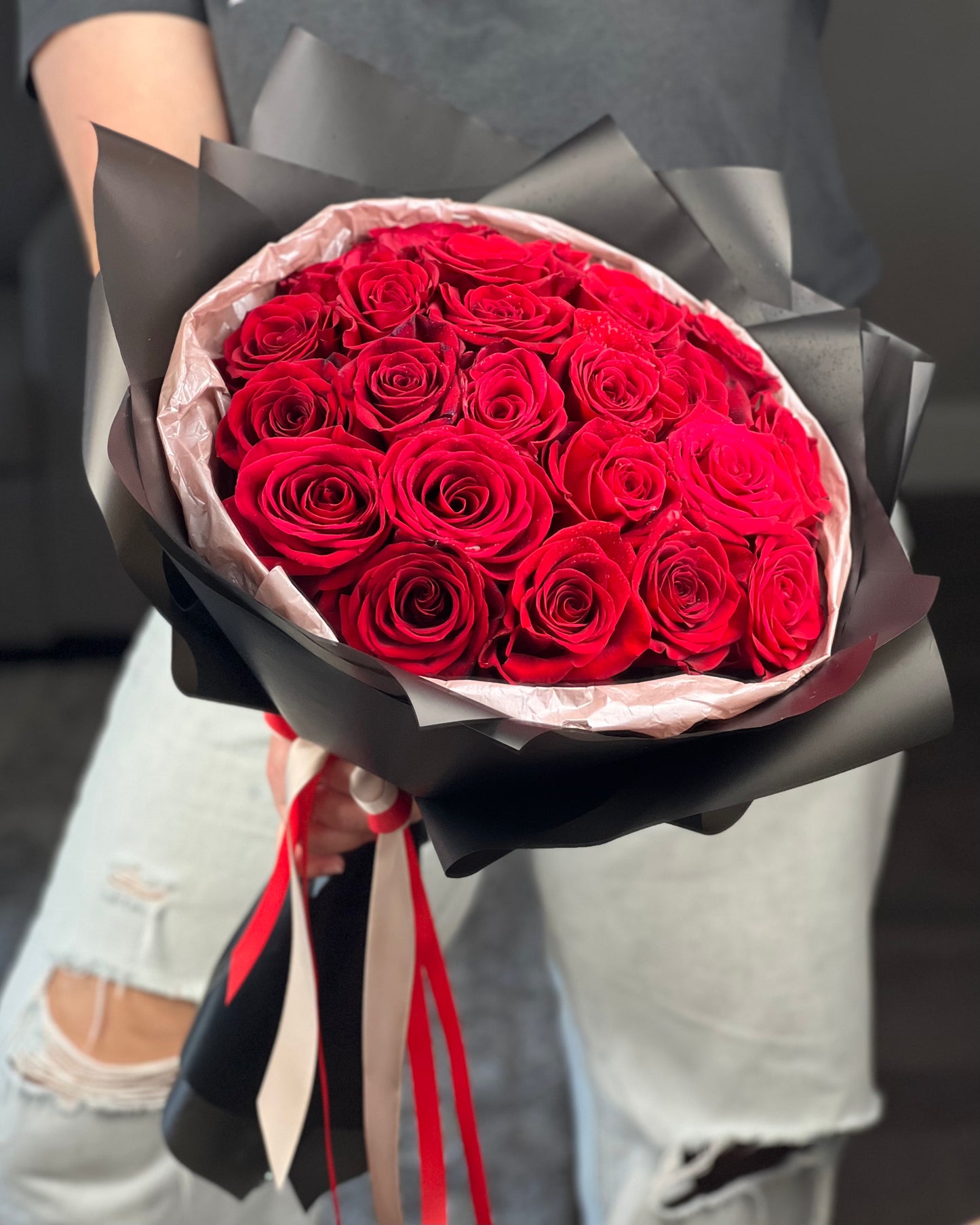 Roses. Flower Hat box Boston. Same Day Flower Delivery Boston, boston same day flower delivery, flower delivery boston same day, Florist Quincy, Quincy Flower Shop, Flower Delivery Boston, Quincy MA Florist, Quincy Flowers, Quincy Florist, Flowers Quincy, Flower Arrangement. Hat box. Flower Hat box Boston. Flower delivery Boston. Bouquet. Flower arrangement. Flower delivery Boston. Same Day Delivery. Flowers. Quincy Florist. Flower Delivery in Quincy. Flower Delivery Quincy MA,
