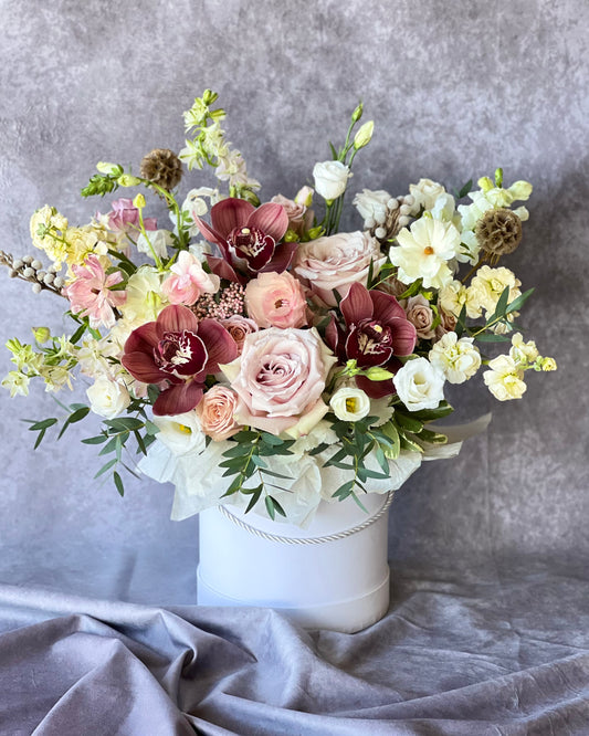 Flower Hat box Boston. Same Day Flower Delivery Boston,  boston same day flower delivery, flower delivery boston same day, Florist Quincy, Quincy Flower Shop, Flower Delivery Boston, Quincy MA Florist, Quincy Flowers, Quincy Florist, Flowers Quincy, Flower Arrangement. Hat box. Flower Hat box Boston. Flower delivery Boston. Bouquet. Flower arrangement. Flower delivery Boston. Same Day Delivery. Flowers. Quincy Florist. Flower Delivery in Quincy. Flower Delivery Quincy MA, Same Day Flower Delivery Quincy MA