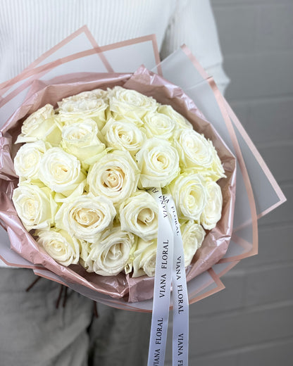  Roses. Flower Hat box Boston. Same Day Flower Delivery Boston,  boston same day flower delivery, flower delivery boston same day, Florist Quincy, Quincy Flower Shop, Flower Delivery Boston, Quincy MA Florist, Quincy Flowers, Quincy Florist, Flowers Quincy, Flower Arrangement. Hat box. Flower Hat box Boston. Flower delivery Boston. Bouquet. Flower arrangement. Flower delivery Boston. Same Day Delivery. Flowers. Quincy Florist. Flower Delivery in Quincy. Flower Delivery Quincy MA, 