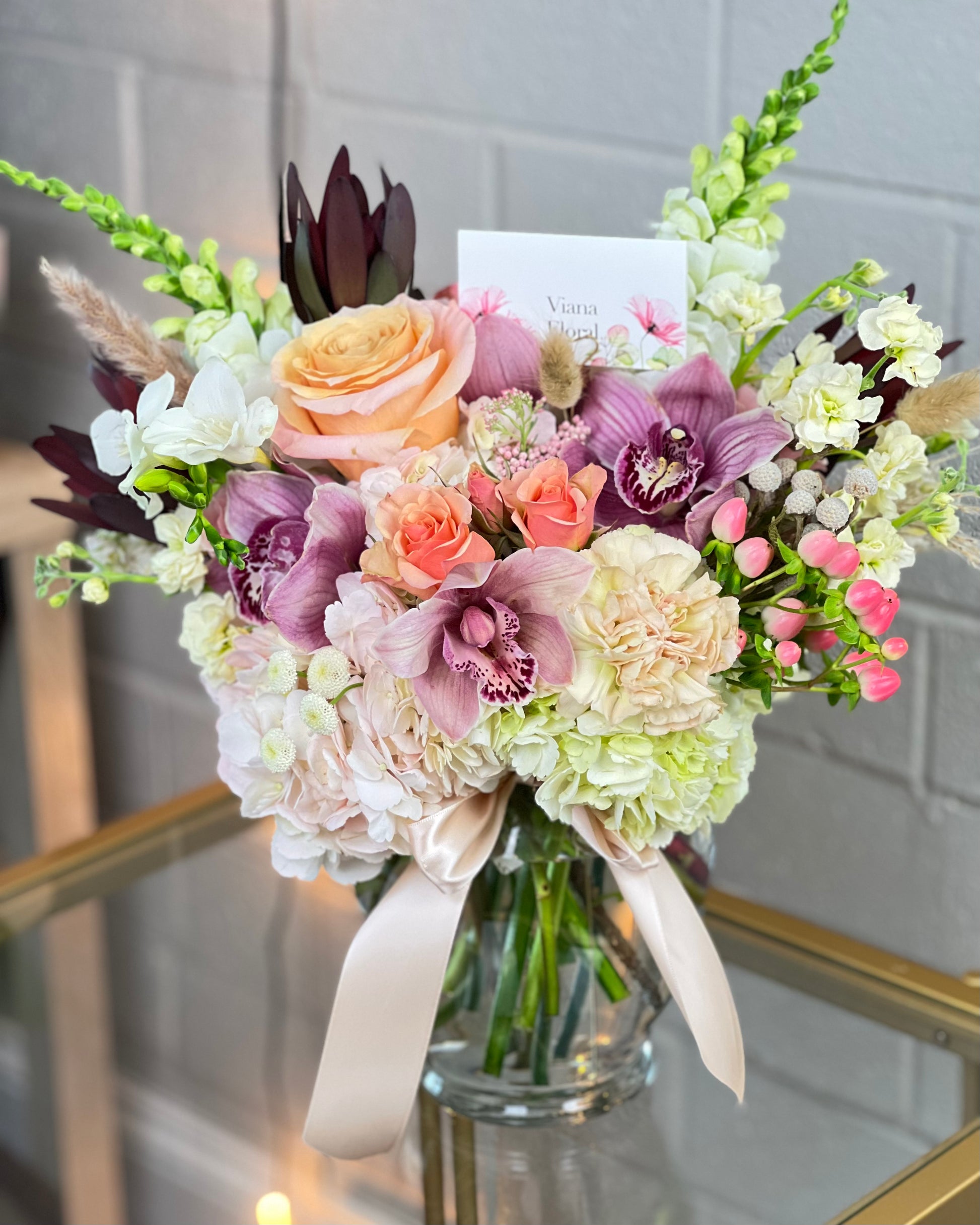 Flower Arrangement. Hat box. Flower Hat box Boston. Flower delivery Boston. Bouquet. Flower arrangement. Flower delivery Boston. Same Day Delivery. Flowers. Quincy Florist. Flower Delivery in Quincy.