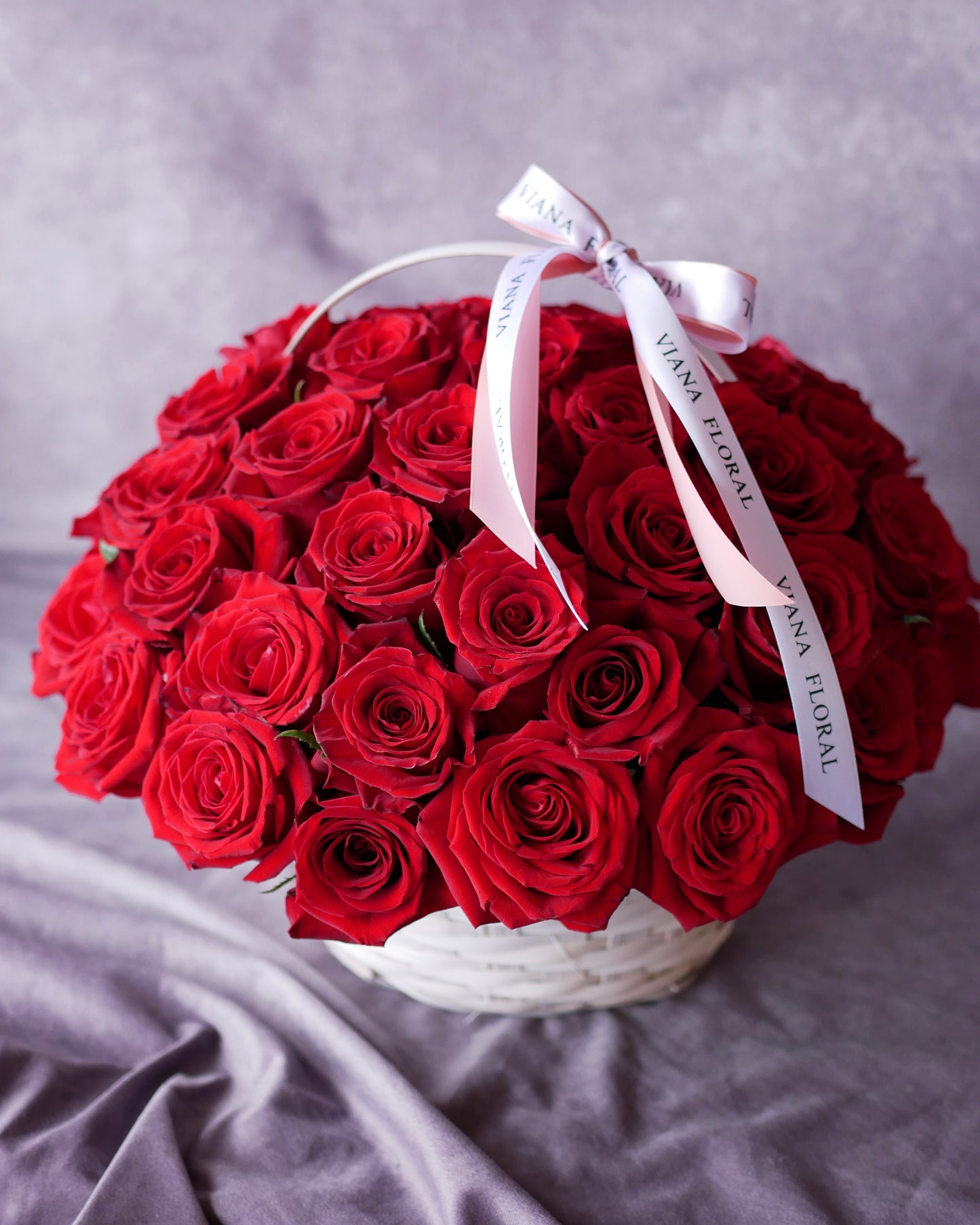 Flower Arrangement. Flower Delivery Boston. Roses. Bouquet. Flower arrangement. Flower delivery Boston. Same Day Delivery. Flowers. Quincy Florist. Flower Delivery in Quincy. Roses in a basket, Valentine's Day Flowers.